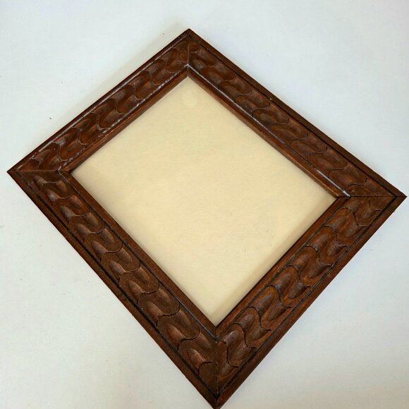 Vintage hand carved wooden picture frame. - Picture 6 of 7
